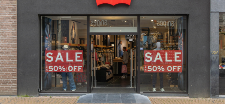 Maximizing Retail Traffic with the Right Storefront Signs 